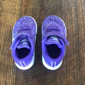 Toddler girl’s Nike shoes size 7c